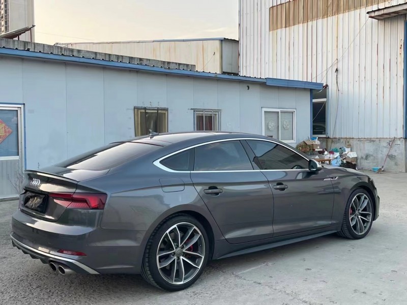 济宁19年奥迪S57