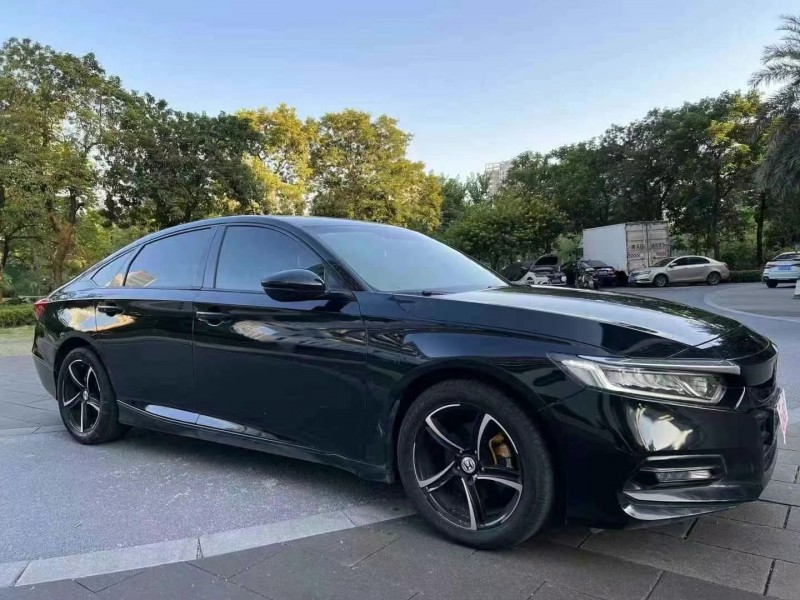 广州21年本田雅阁3