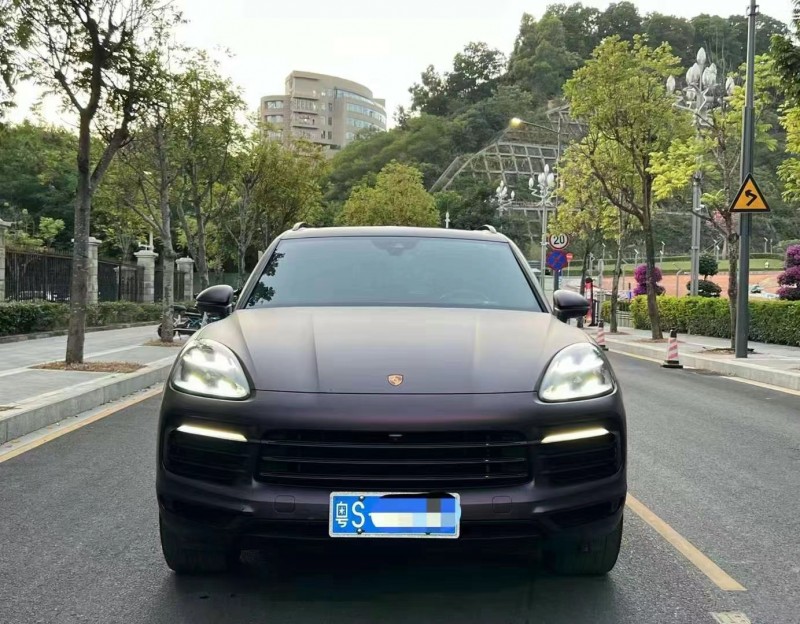 广州22年保时捷卡宴1