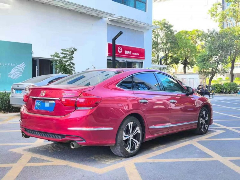 广州16年本田思铂睿8