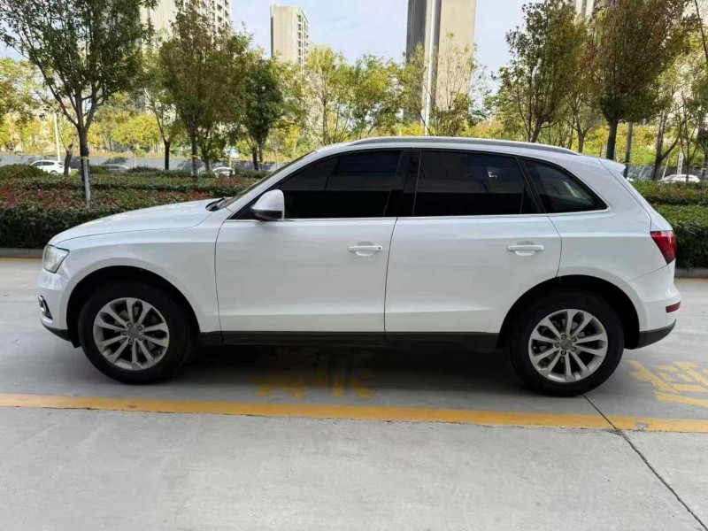 济宁14年奥迪Q58