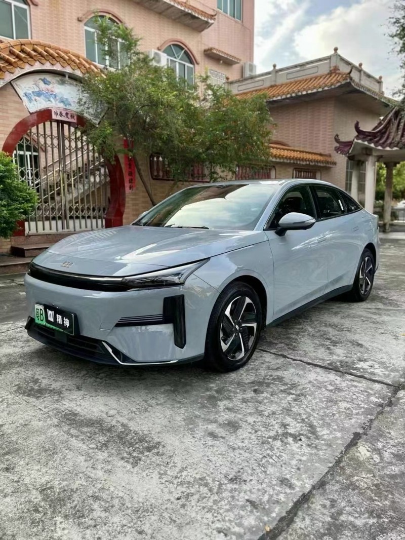 广州24年吉利银河3