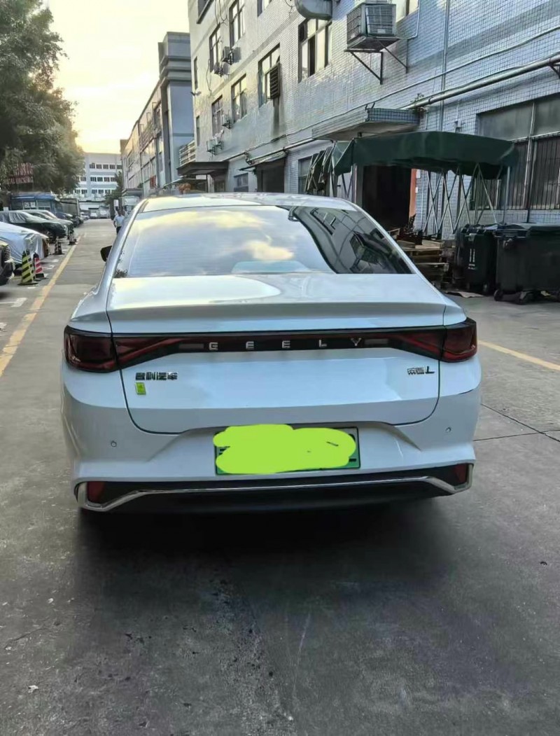 成都23年吉利雷神8