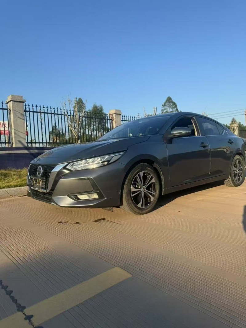 桂林20年日產軒逸3