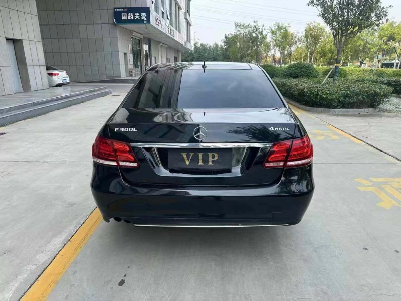 济宁13年奔驰E9