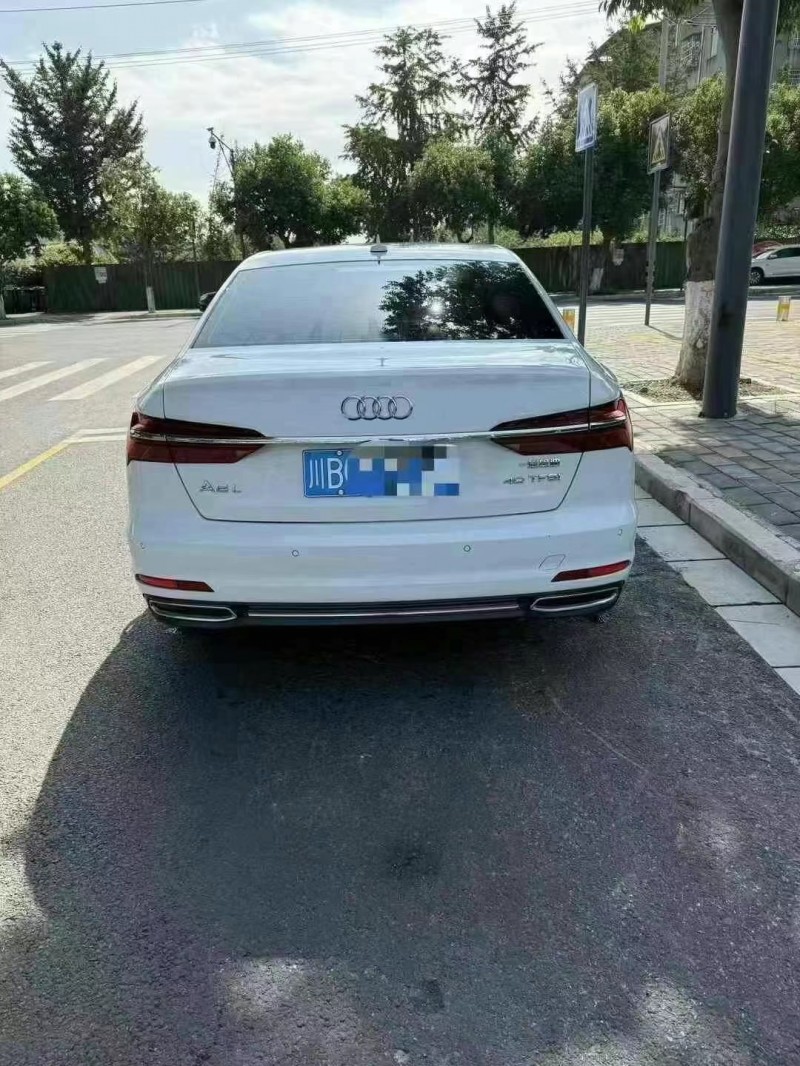 成都20年奥迪A4L7