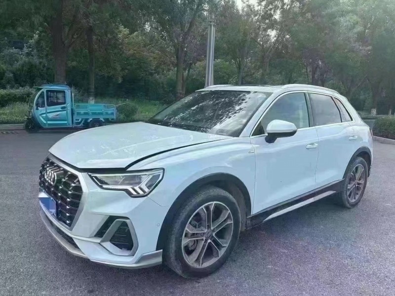 济宁22年奥迪Q32