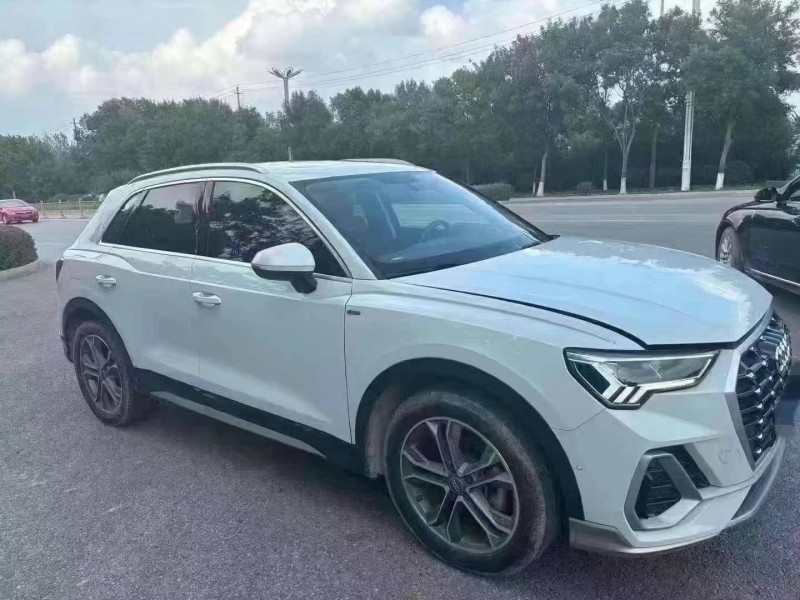 济宁22年奥迪Q33