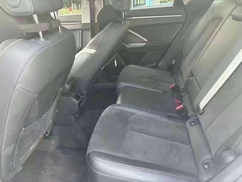 济宁22年奥迪Q36