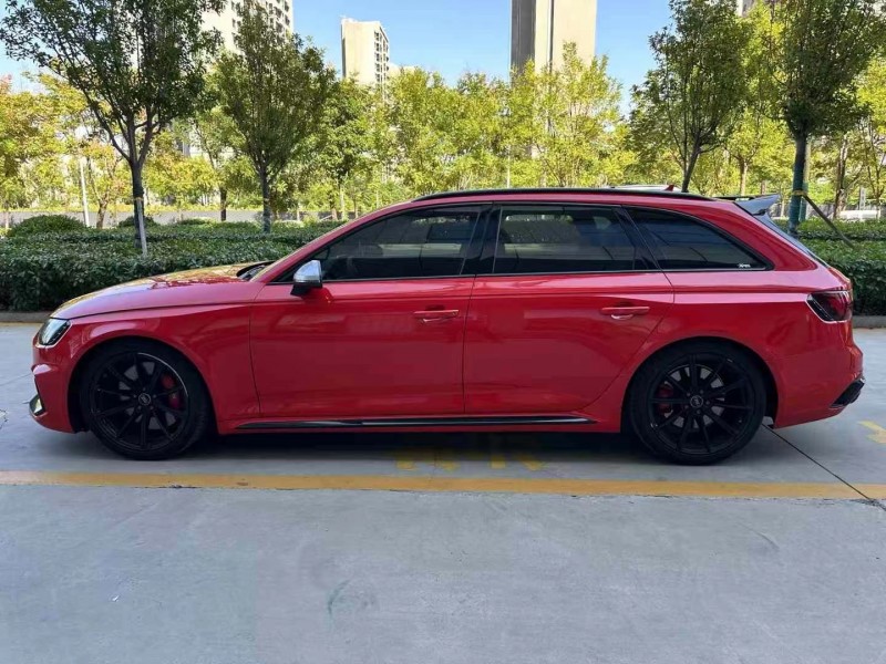 济宁19年奥迪RS48
