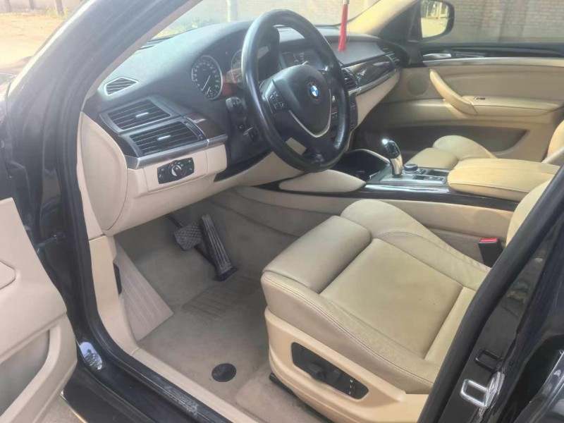 保定13年宝马X68