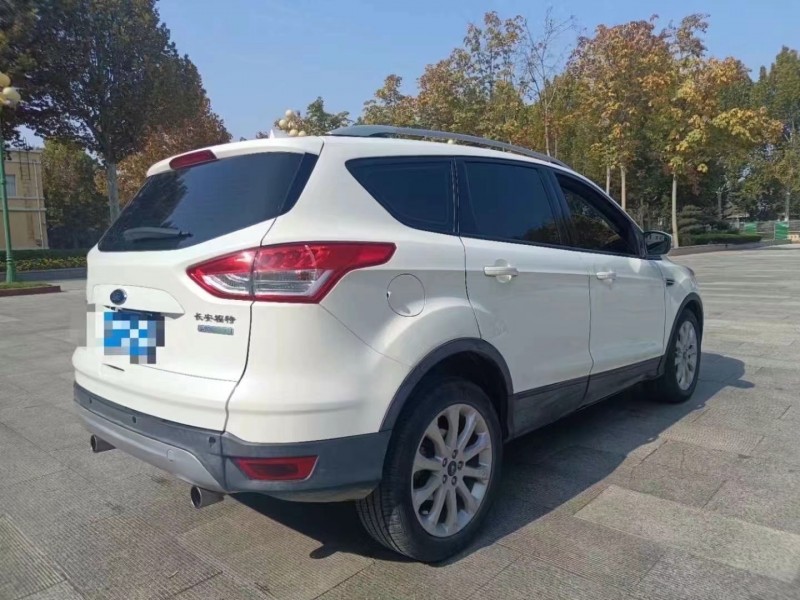 济宁16年福特翼虎7