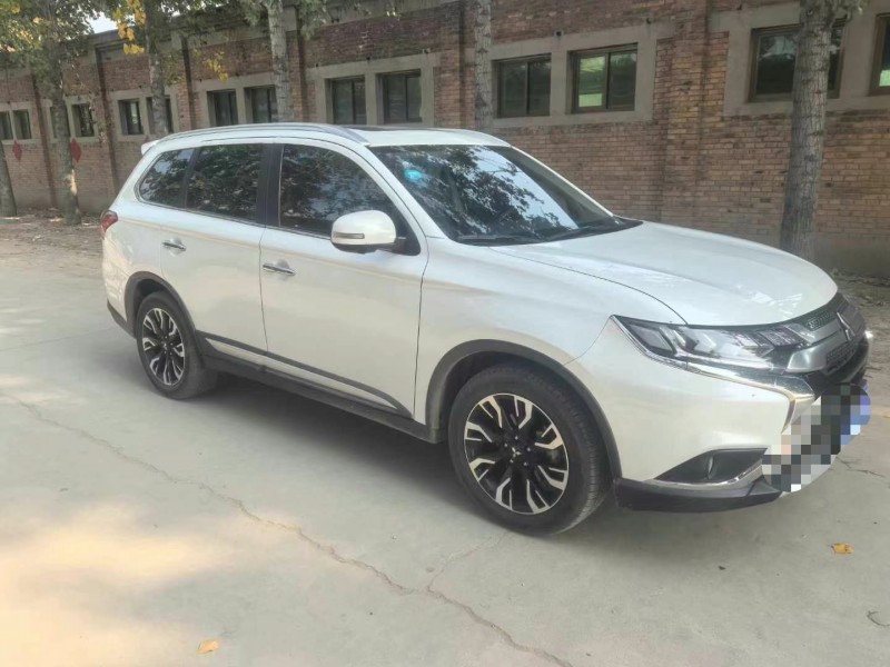 保定20年三菱欧蓝德2