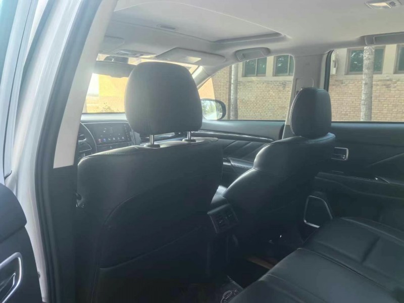 保定20年三菱欧蓝德7