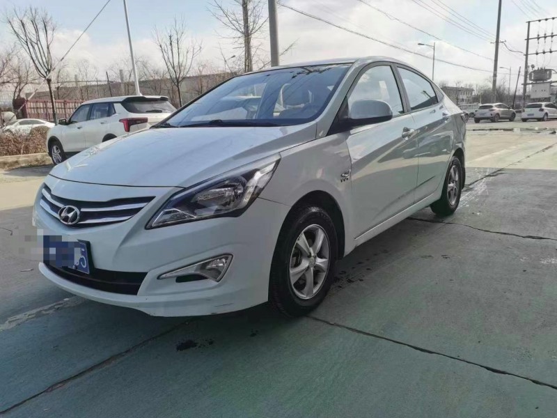 保定18年现代瑞纳3