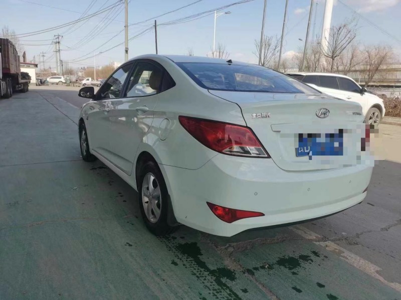 保定18年现代瑞纳5