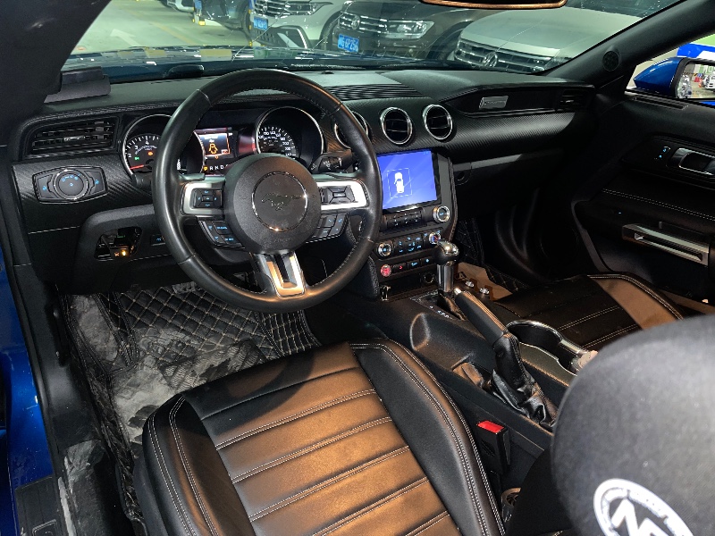 成都18年福特野马5