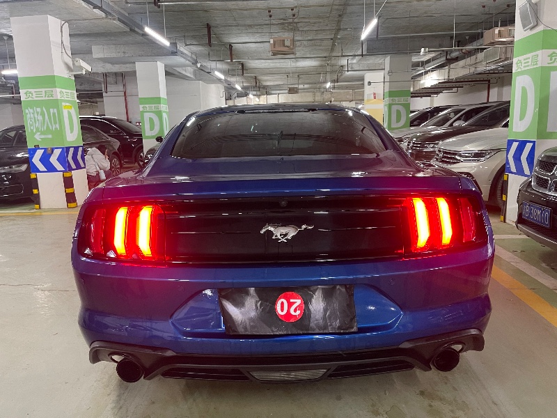 成都18年福特野马8