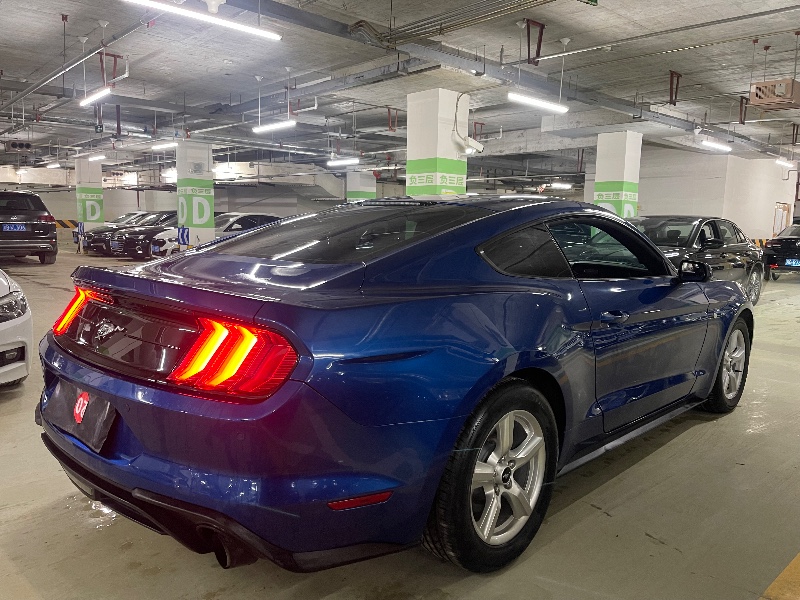 成都18年福特野马9