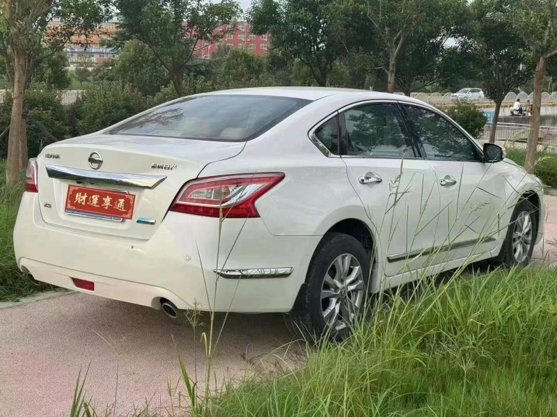 金華15年日產天籟5