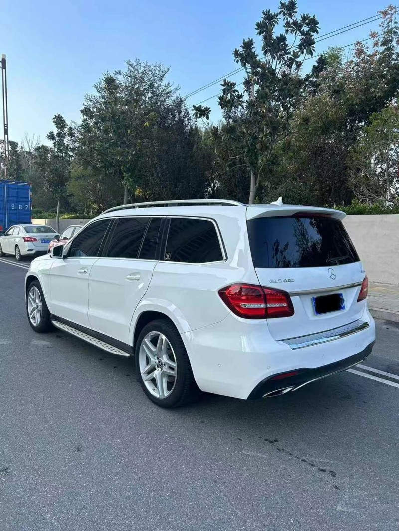黃山17年奔馳GLS7