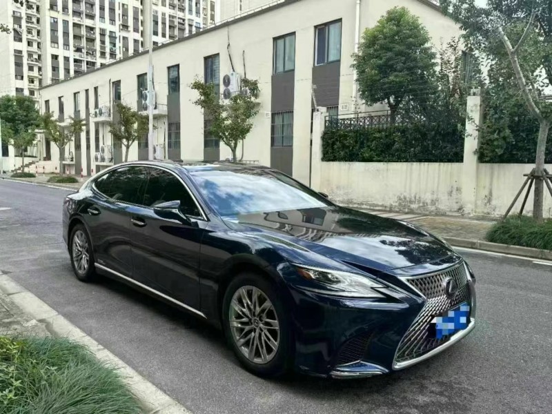 泰安18年雷克薩斯LS3