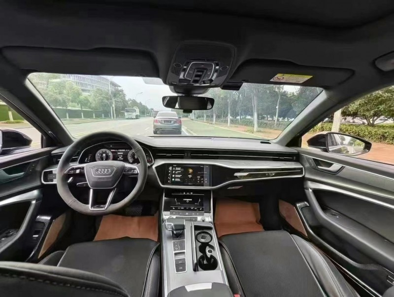 武汉21年奥迪A6L4