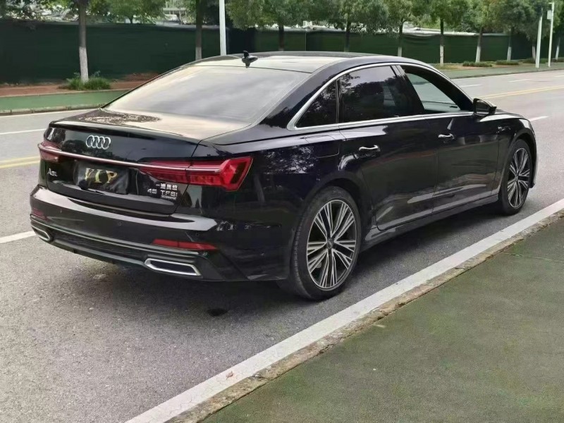 武汉21年奥迪A6L8