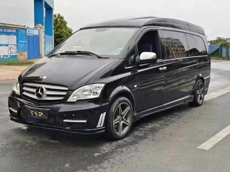 武汉17年奔驰威霆3