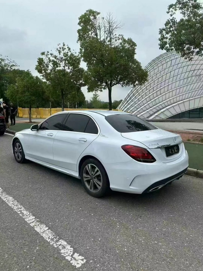 武汉19年奔驰C8