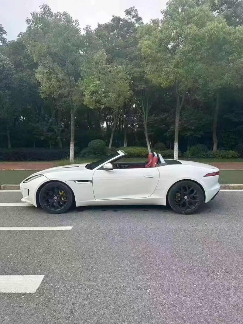 武漢17年捷豹F-Type9