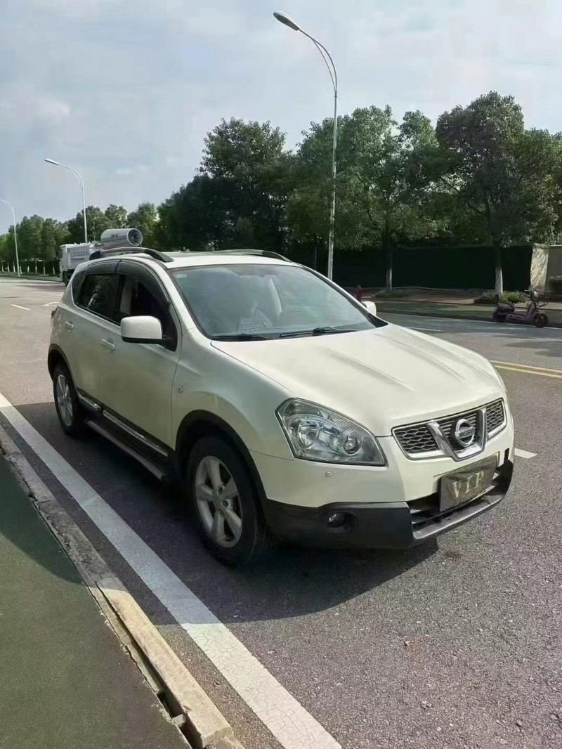 武汉15年日产逍客3