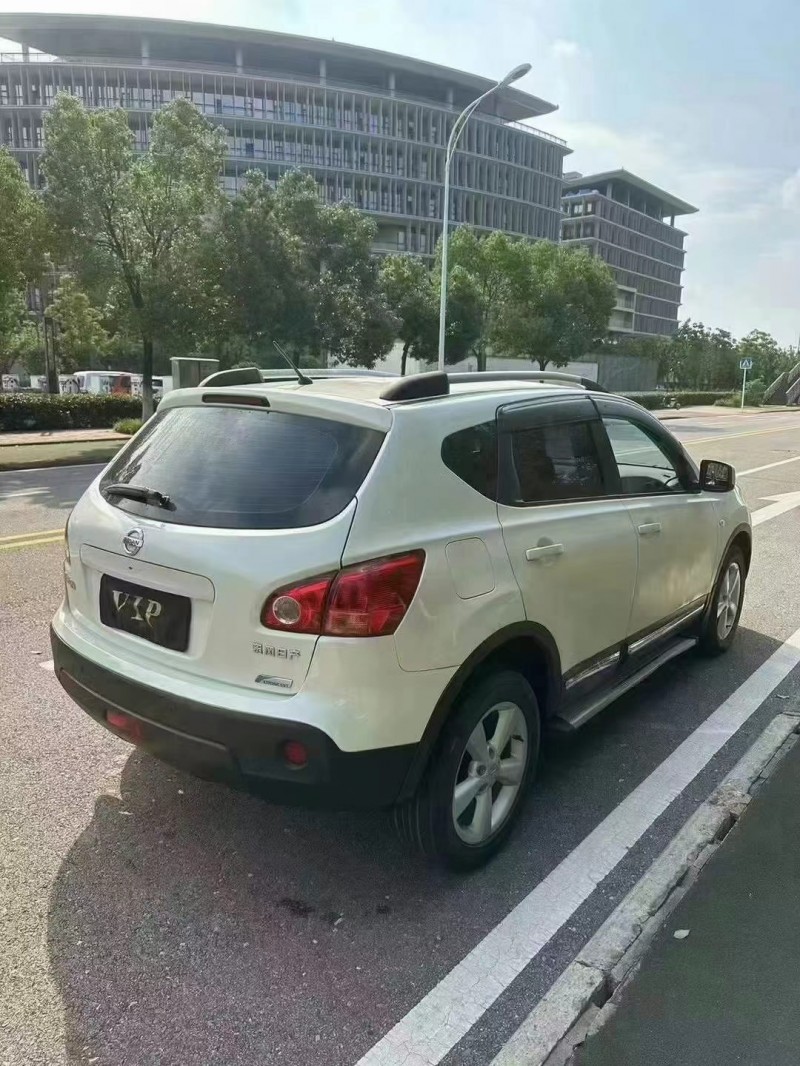 武汉15年日产逍客8