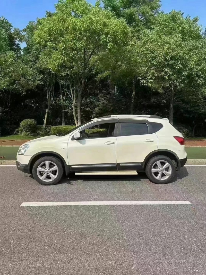 武汉15年日产逍客9