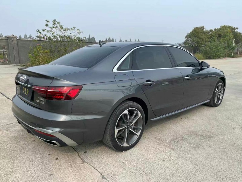 武汉22年奥迪A4L8