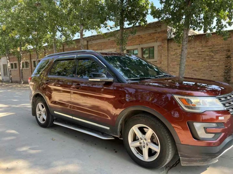 保定16年福特探险者2