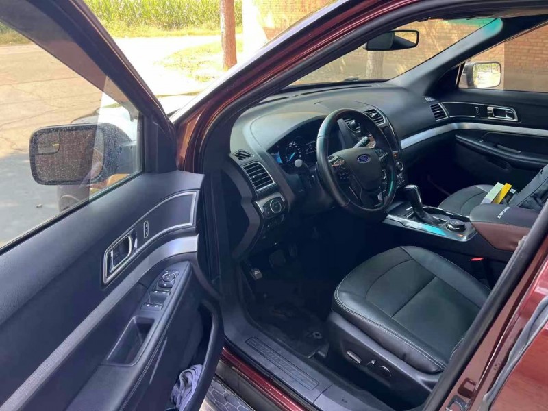 保定16年福特探险者4