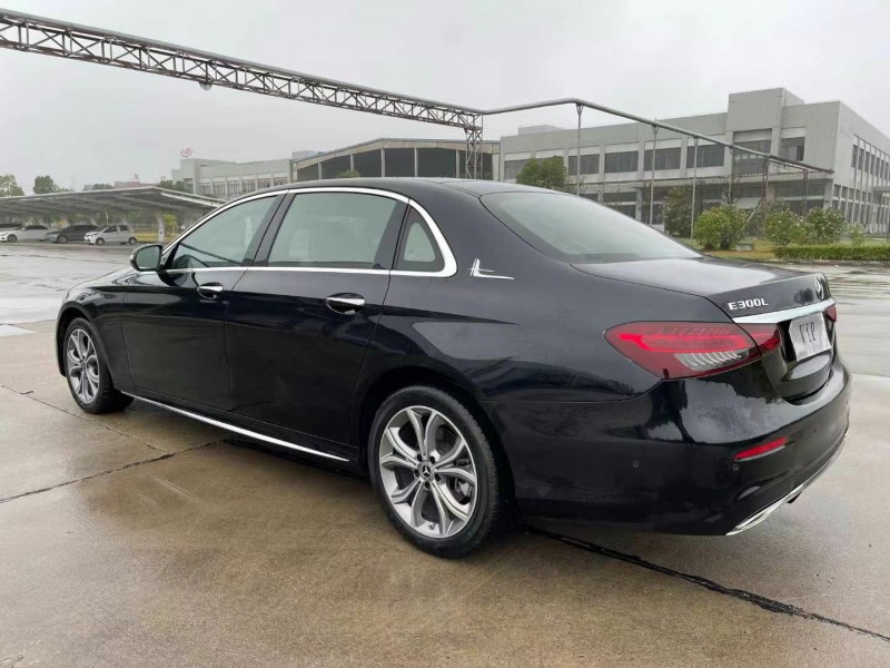 武汉21年奔驰E8