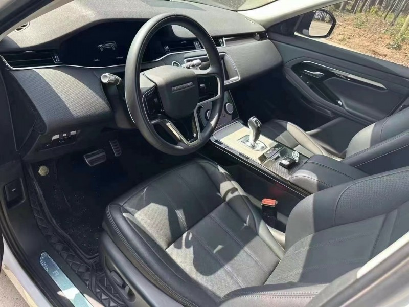 武汉22年路虎极光6