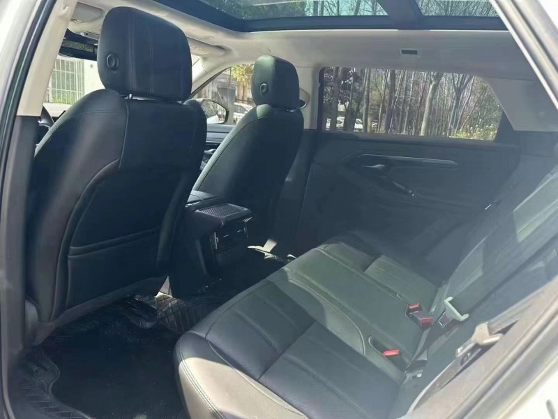 武汉22年路虎极光7