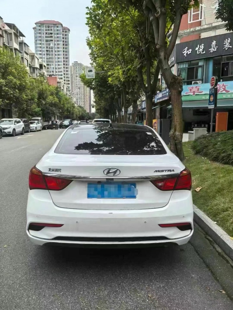 成都19年现代名图4