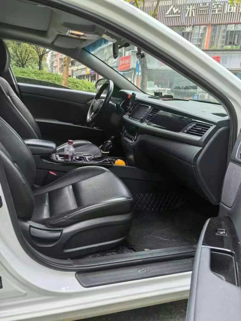 成都19年现代名图6