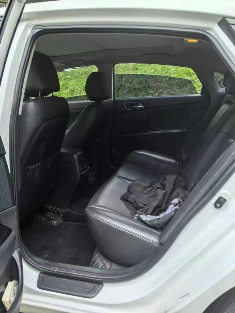 成都19年现代名图8