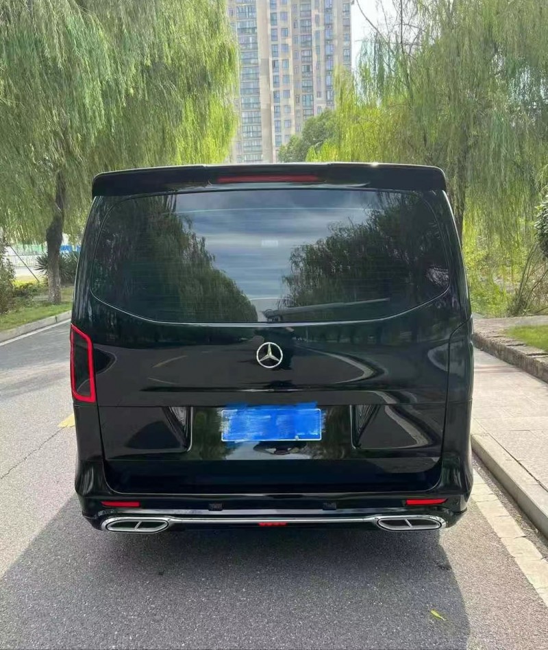 广州22年奔驰威霆9