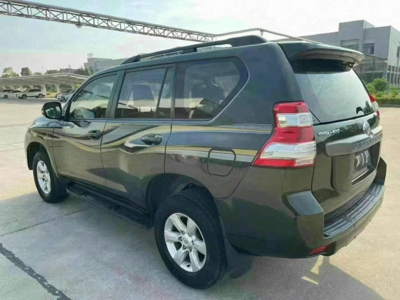 武汉15年丰田普拉多8
