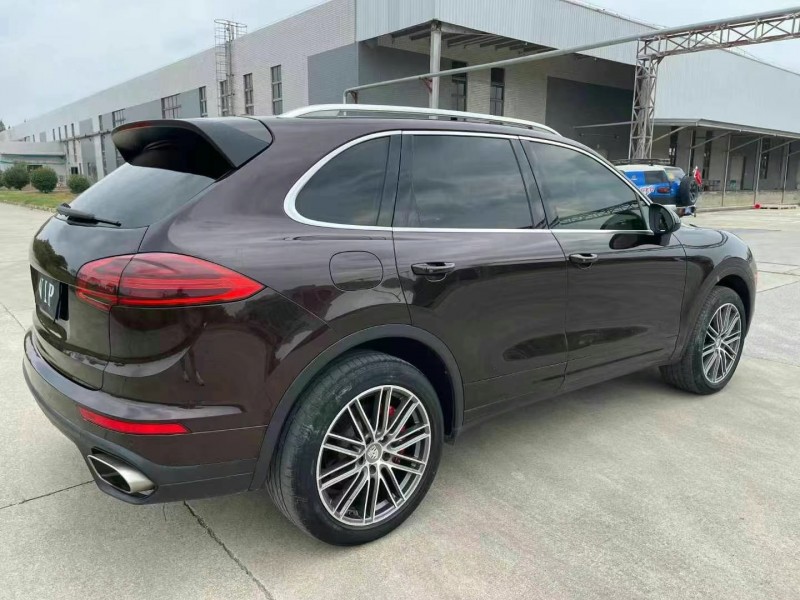 武汉17年保时捷卡宴7