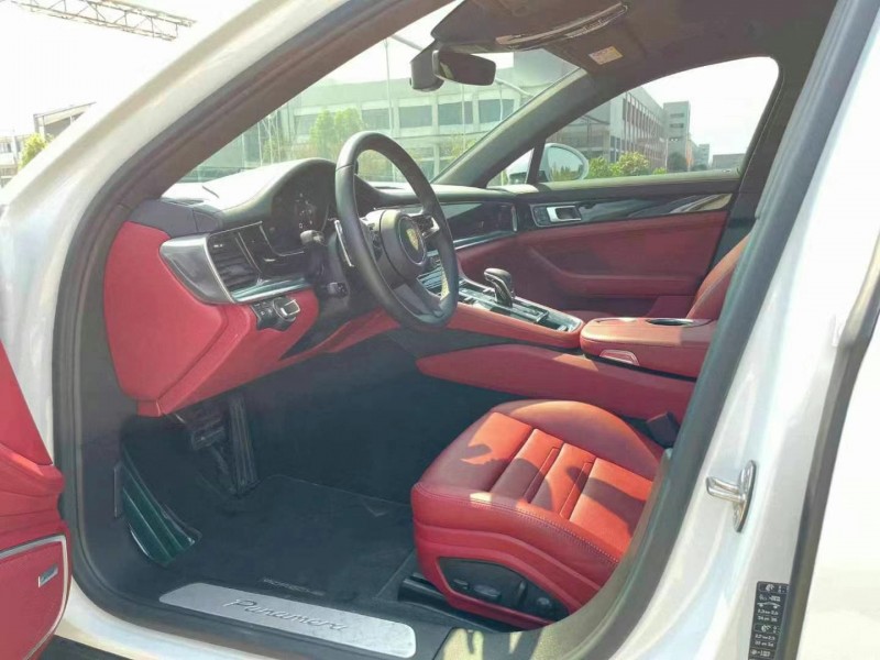 武汉22年保时捷帕拉梅拉5