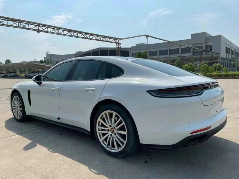 武汉22年保时捷帕拉梅拉8