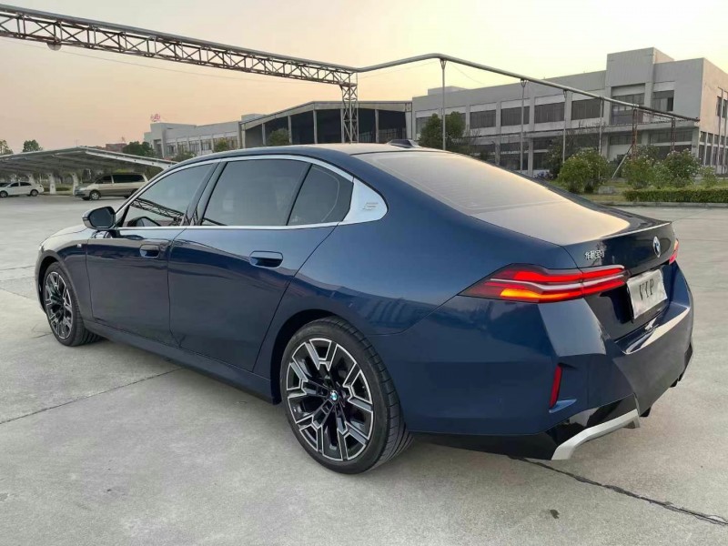 武汉24年宝马5系8