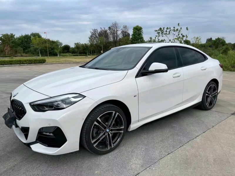 武汉22年宝马2系2